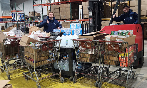 Lakeland wrestlers lead weighty food bank donation