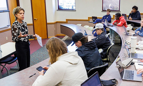 Kim Viglietti named top Lakeland teacher for 2026