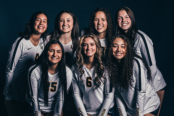 Lakeland women's volleyball players